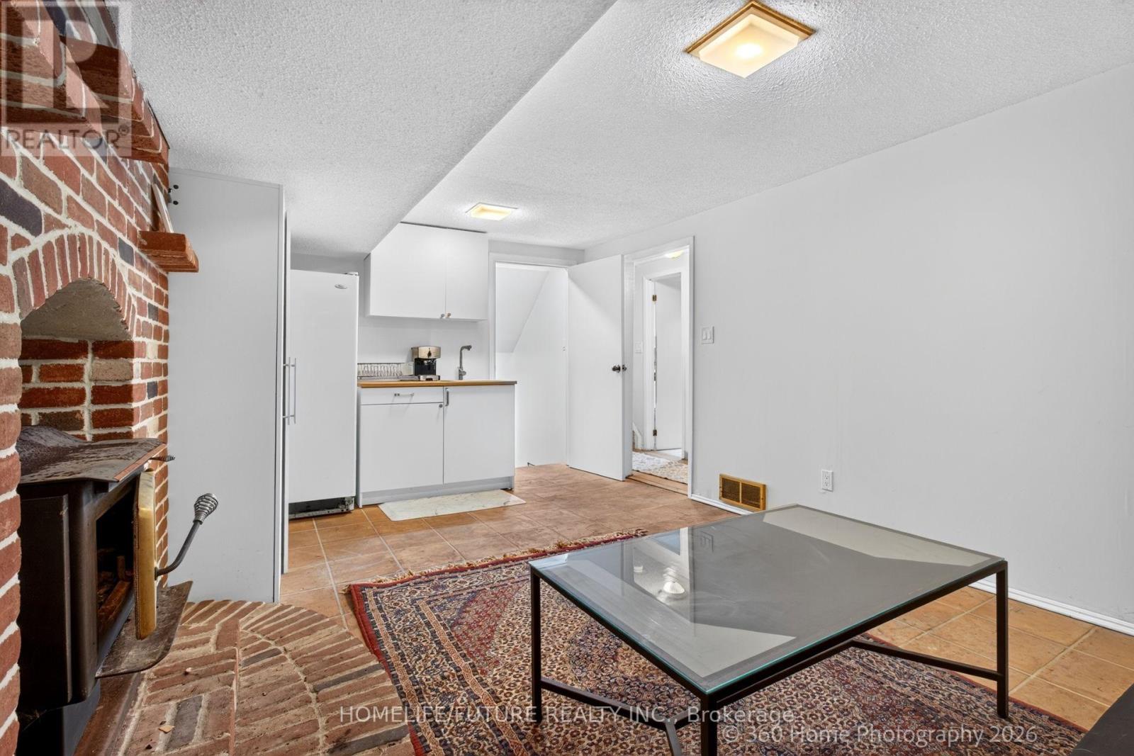 61 TURNER COURT - 19