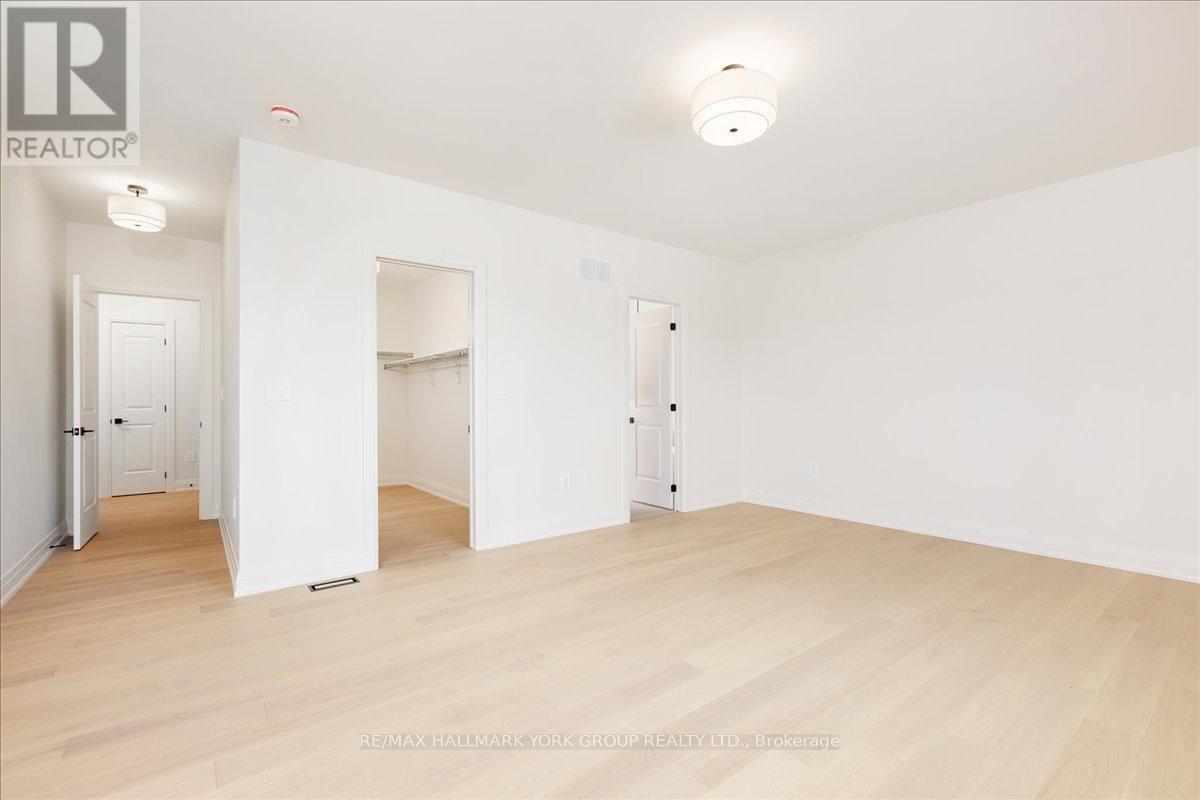 147 LAKE DRIVE E - 23