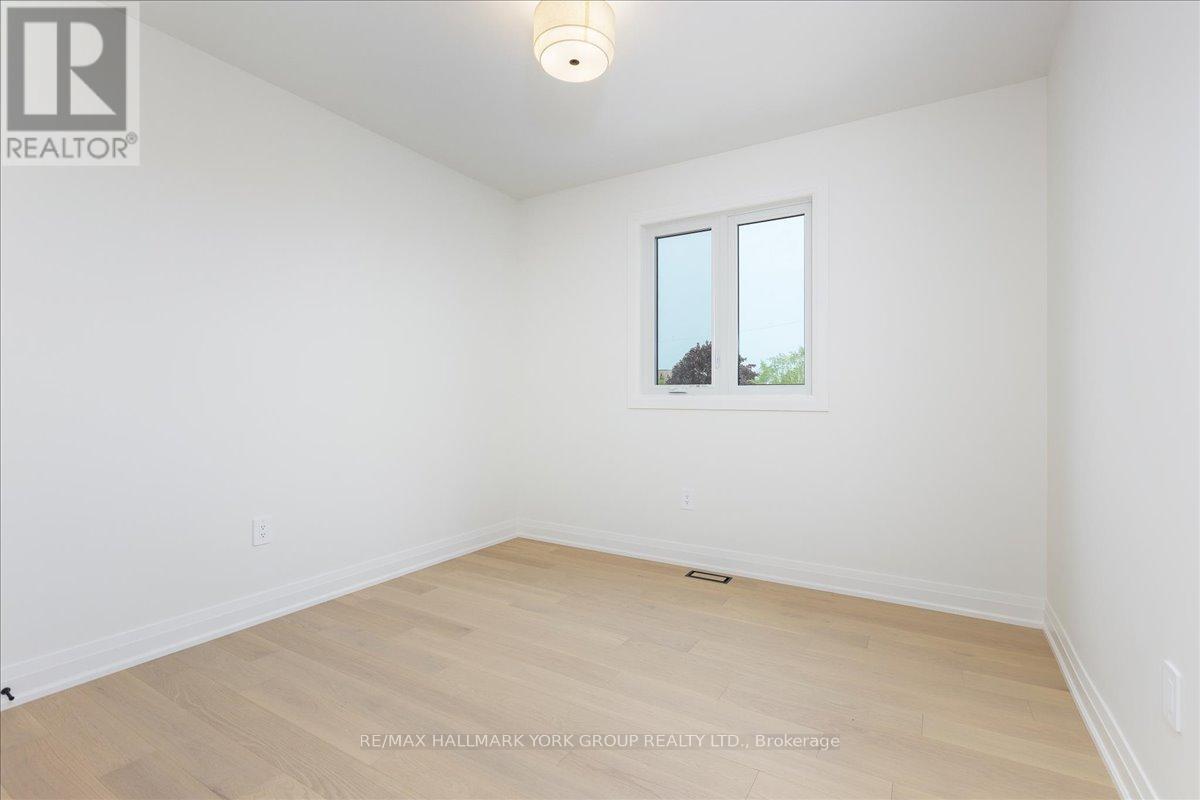 147 LAKE DRIVE E - 33