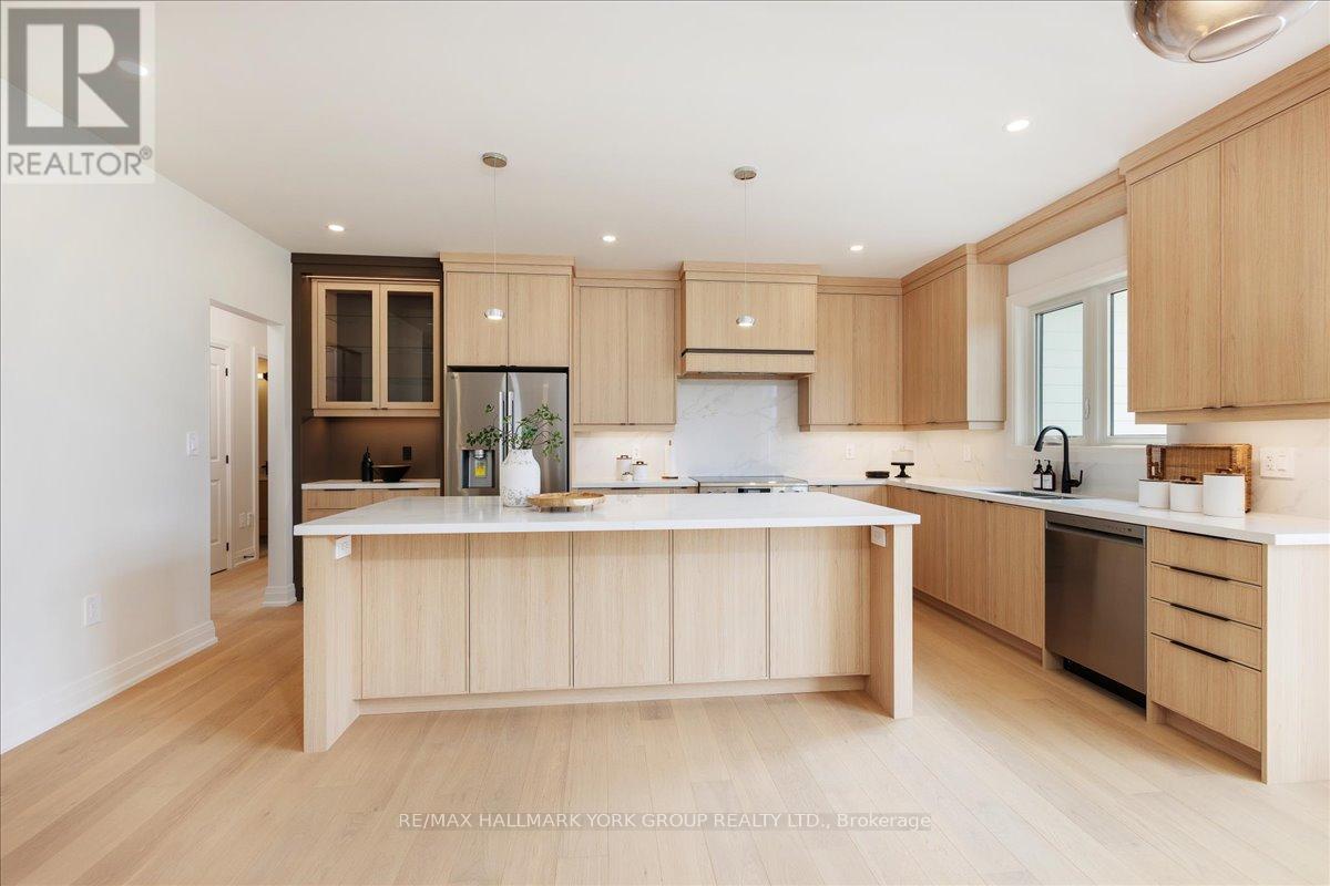 147 LAKE DRIVE E - 8