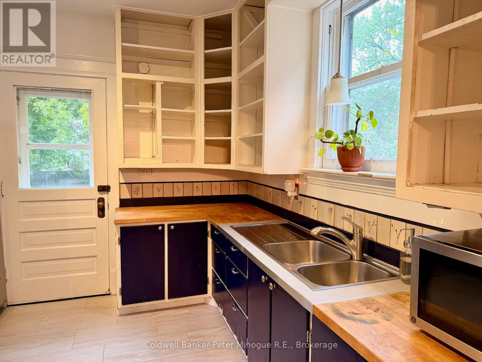 847 MCINTYRE STREET W - 16