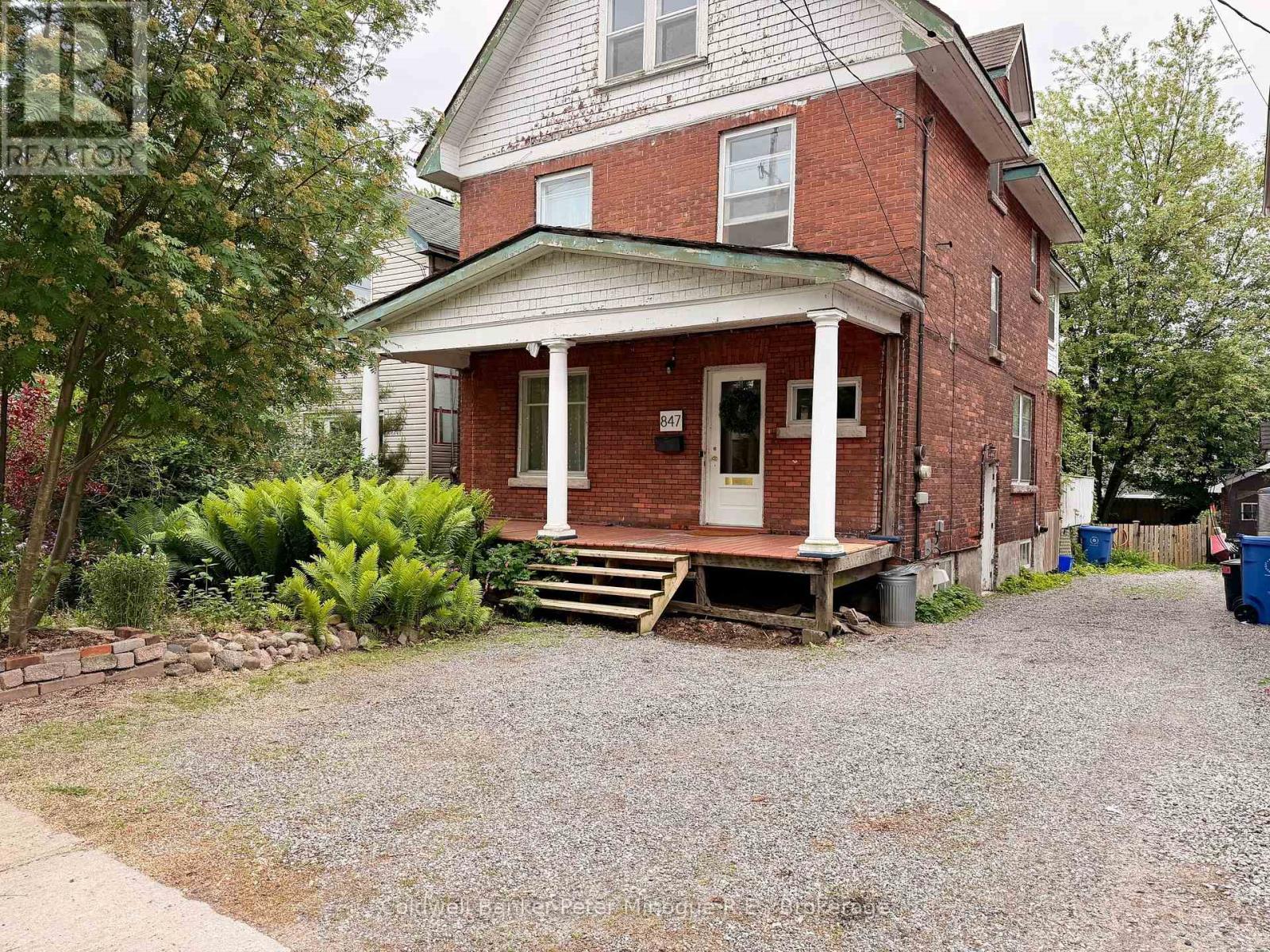 847 MCINTYRE STREET W - 2