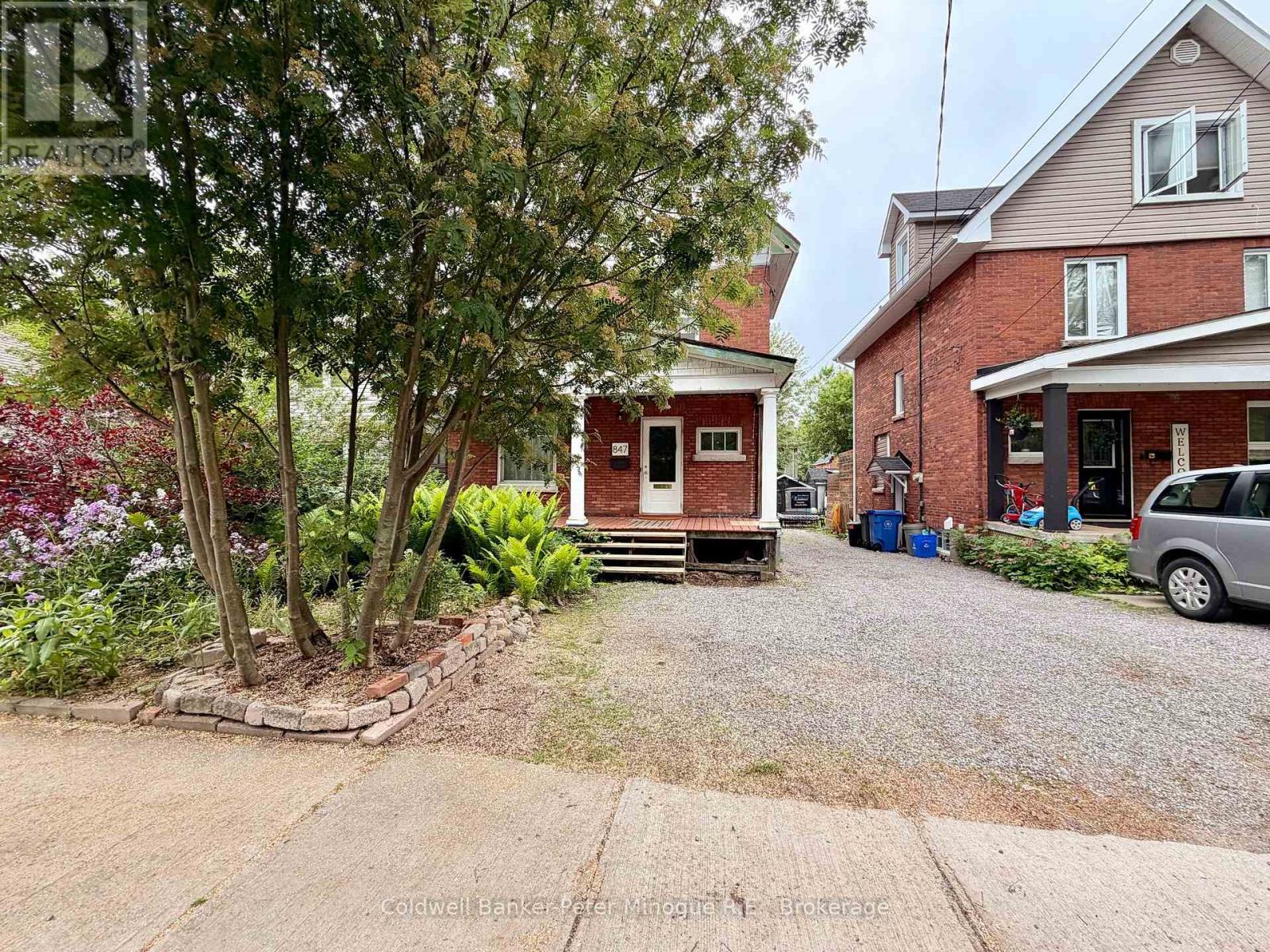 847 MCINTYRE STREET W - 32