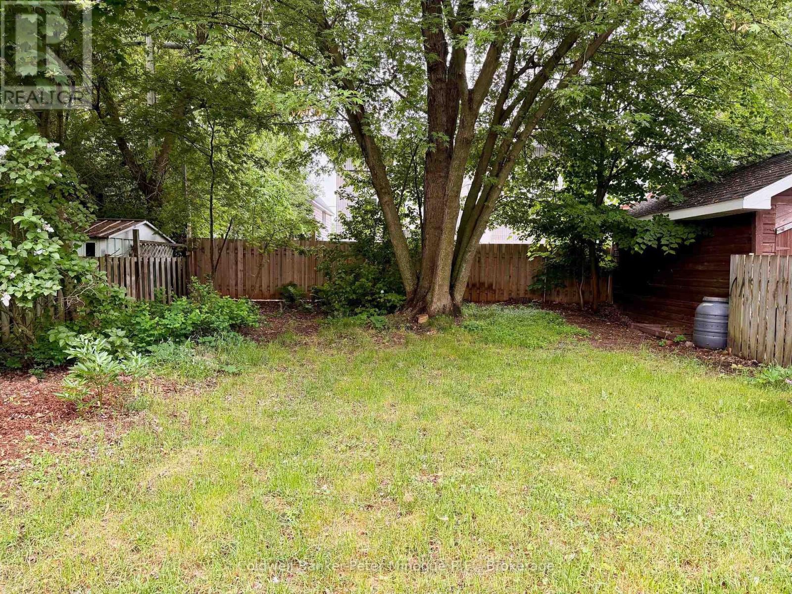 847 MCINTYRE STREET W - Image 35