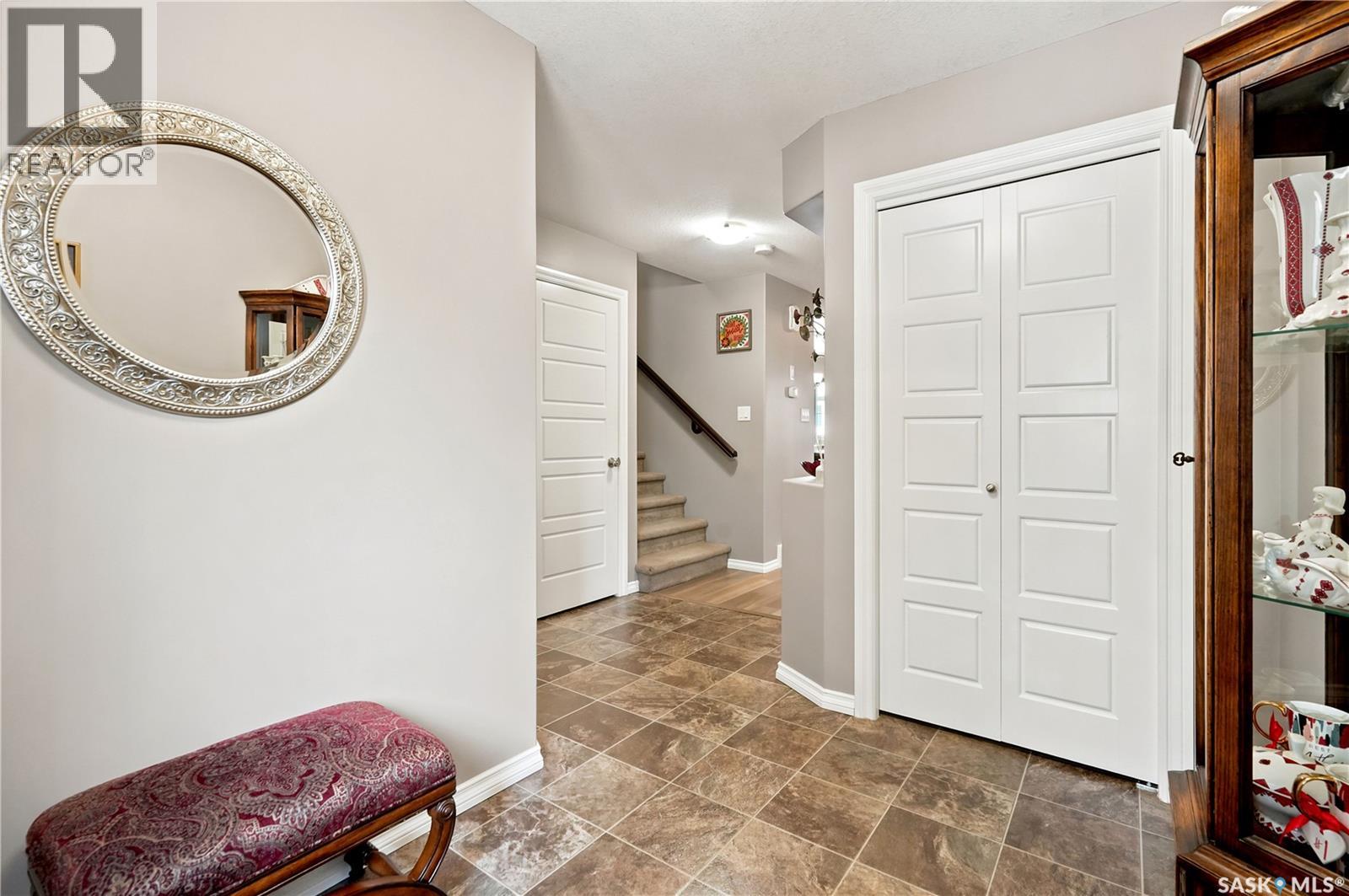 #104 4100 Sandhill CRESCENT - 4