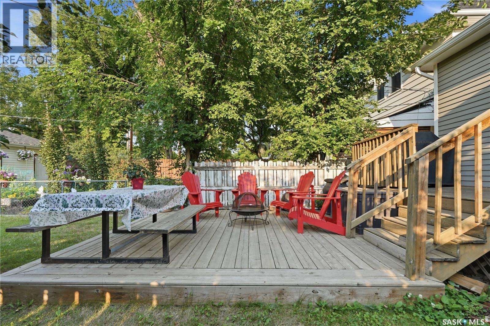 704 32nd STREET W - 48