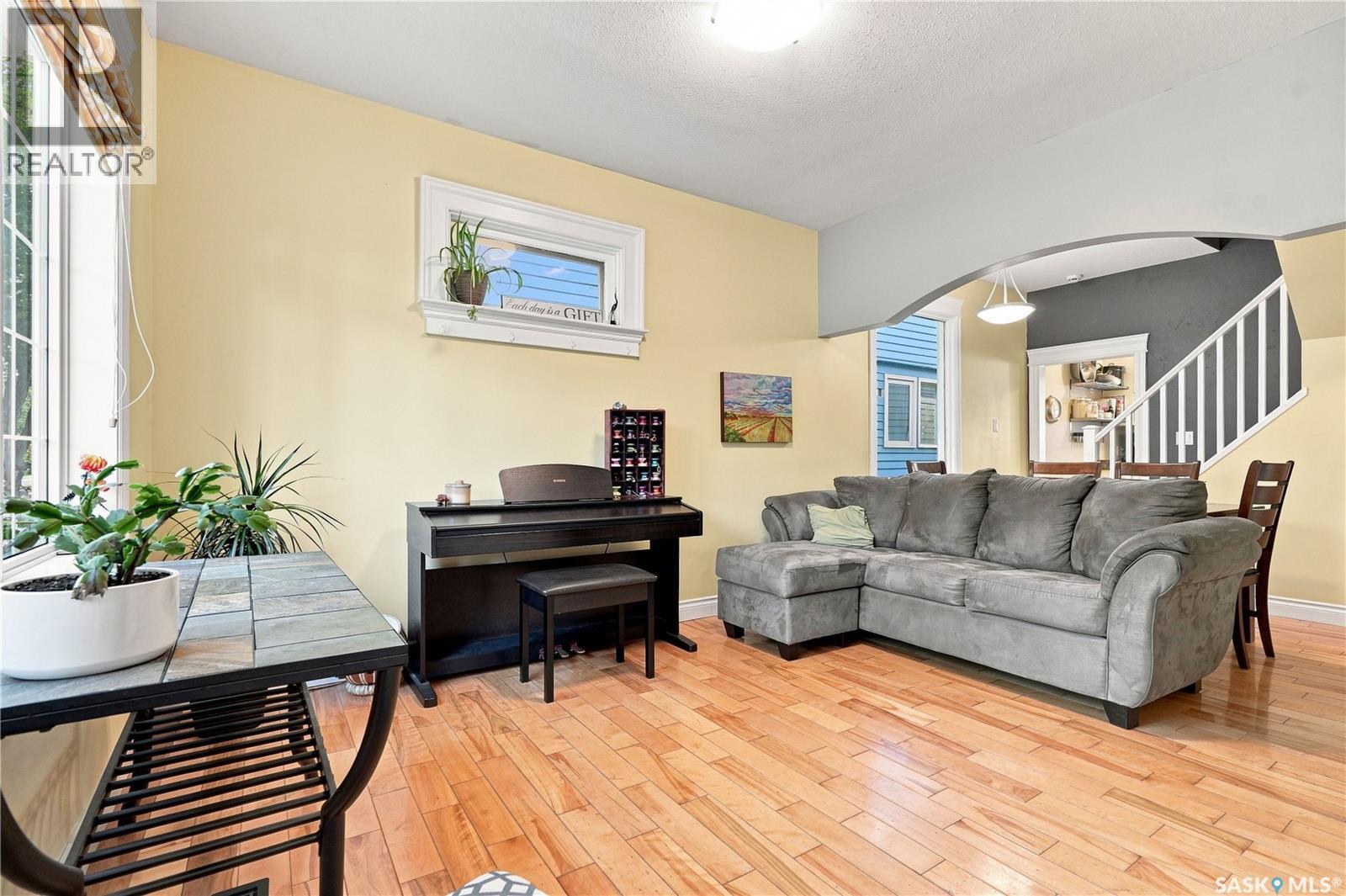 704 32nd STREET W - 7