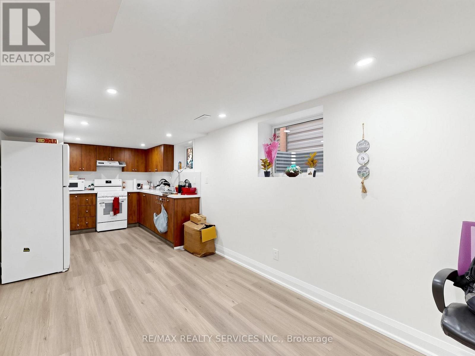 102 WOODWARD AVENUE - 24