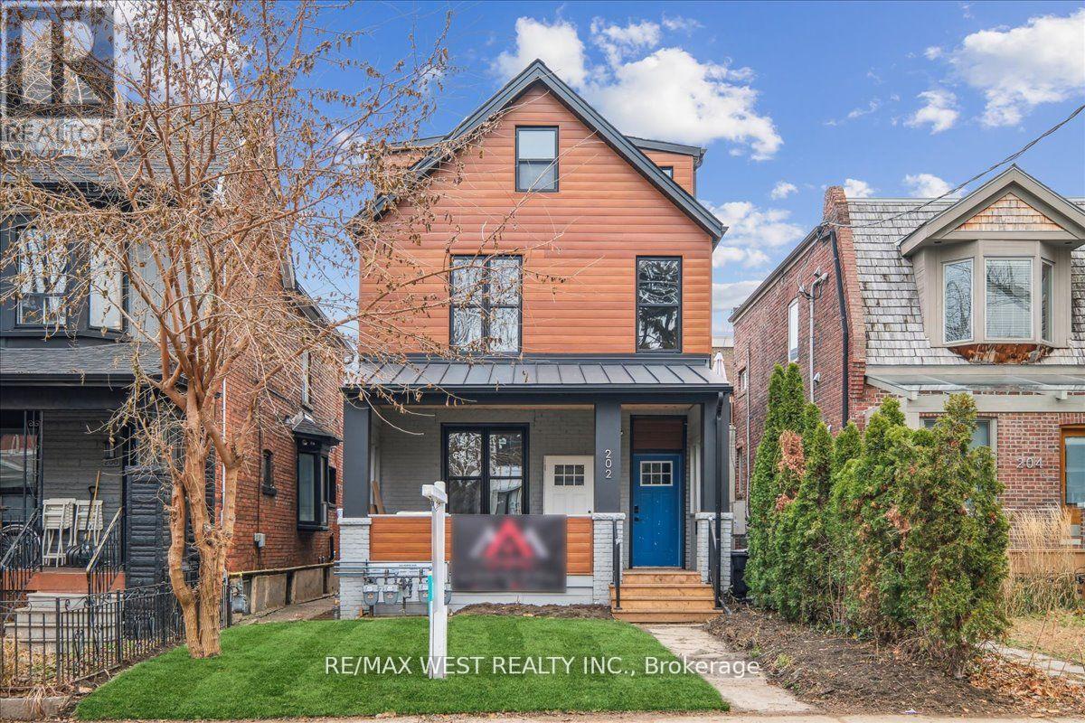 Photo of 202 Perth Avenue