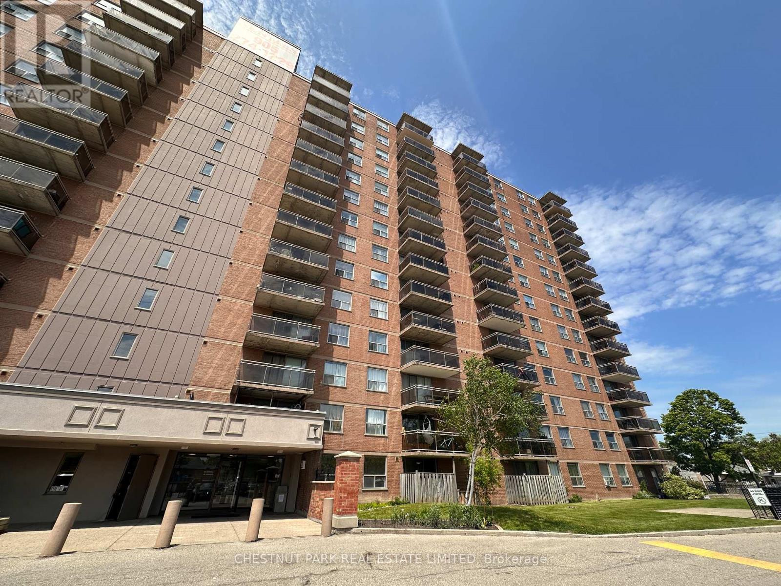 202 - 1060 CAVEN STREET