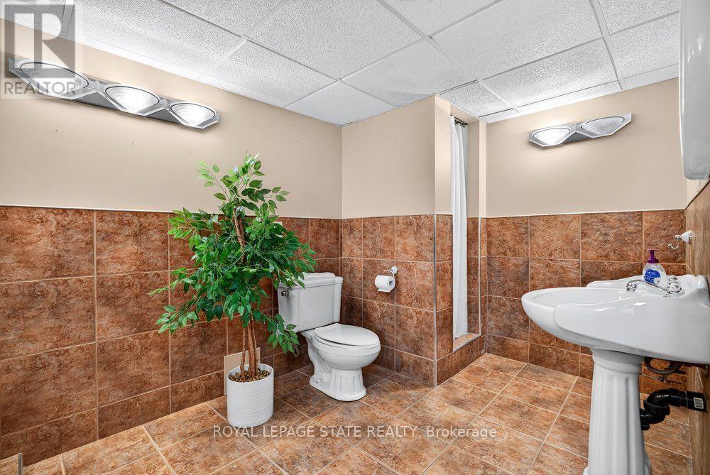 102 BIRCHLAWN DRIVE - Image 37