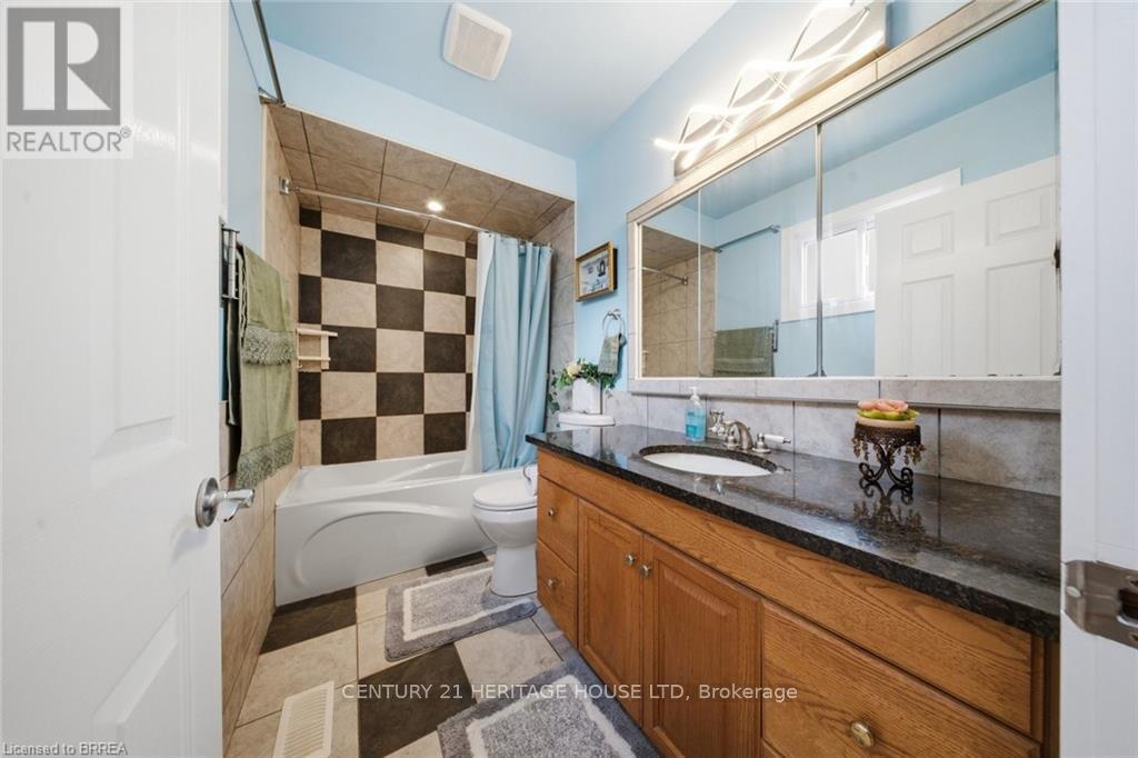 106 MEMORIAL DRIVE - Image 15