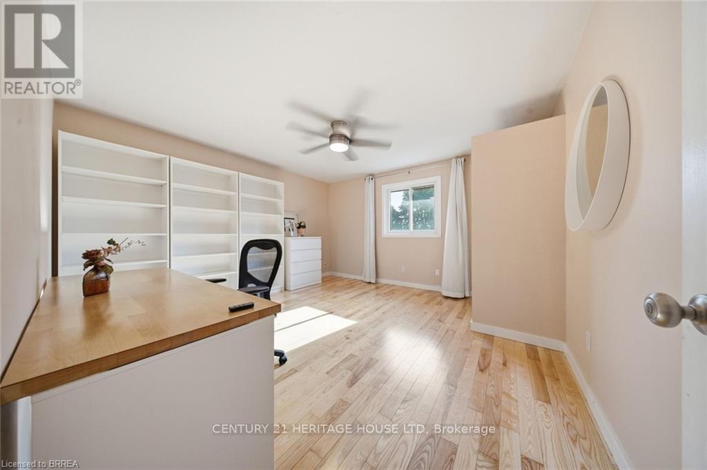 106 MEMORIAL DRIVE - Image 17