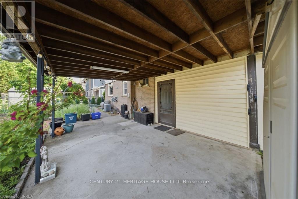 106 MEMORIAL DRIVE - Image 26