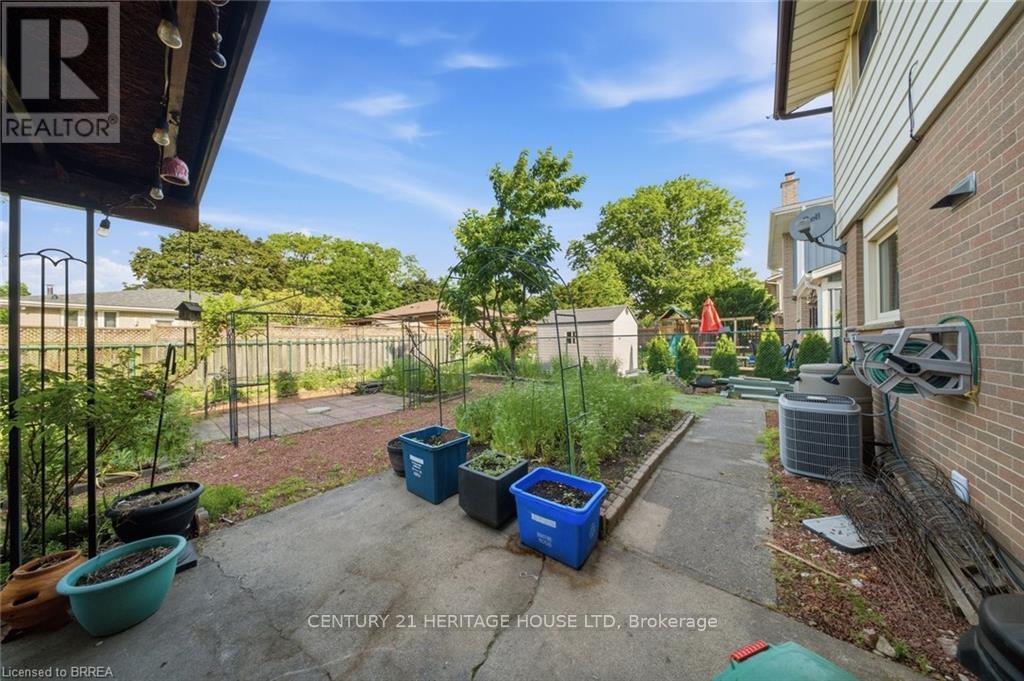106 MEMORIAL DRIVE - Image 27