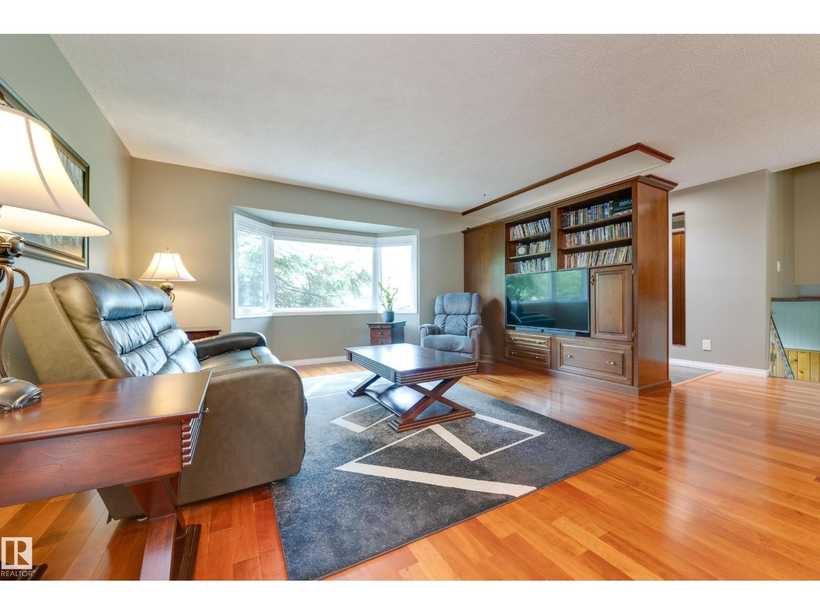 5203 105 ST NW, Pleasantview (Edmonton), Edmonton photo 5