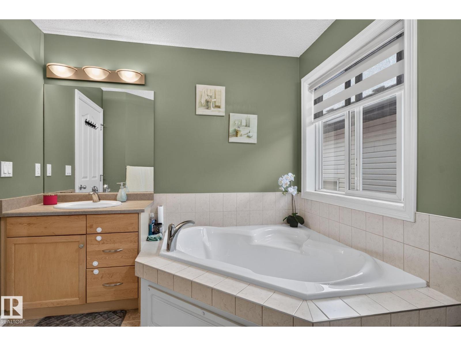 3224 26 ST NW - 36