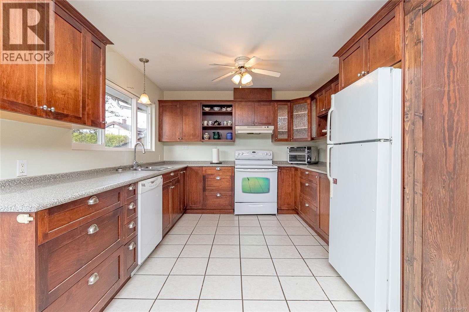 3030 Dogwood Rd, Duncan