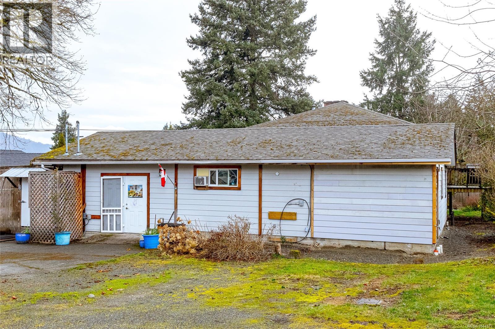 3030 Dogwood Rd, Duncan