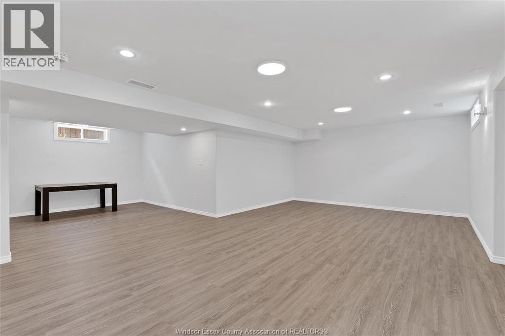 1078 CHARLOTTE CRESCENT - 28
