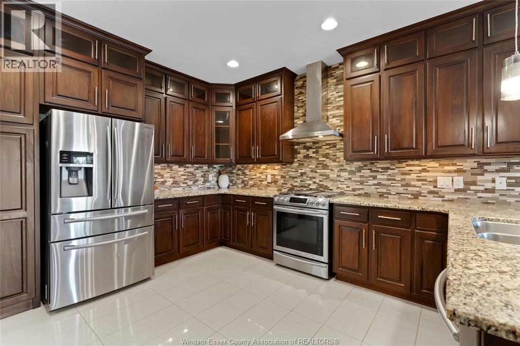 1078 CHARLOTTE CRESCENT - 9