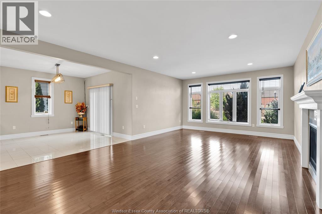 1078 CHARLOTTE CRESCENT - 6