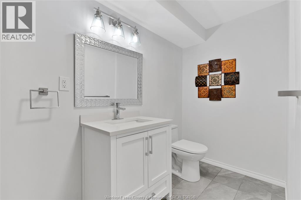 1078 CHARLOTTE CRESCENT - 31