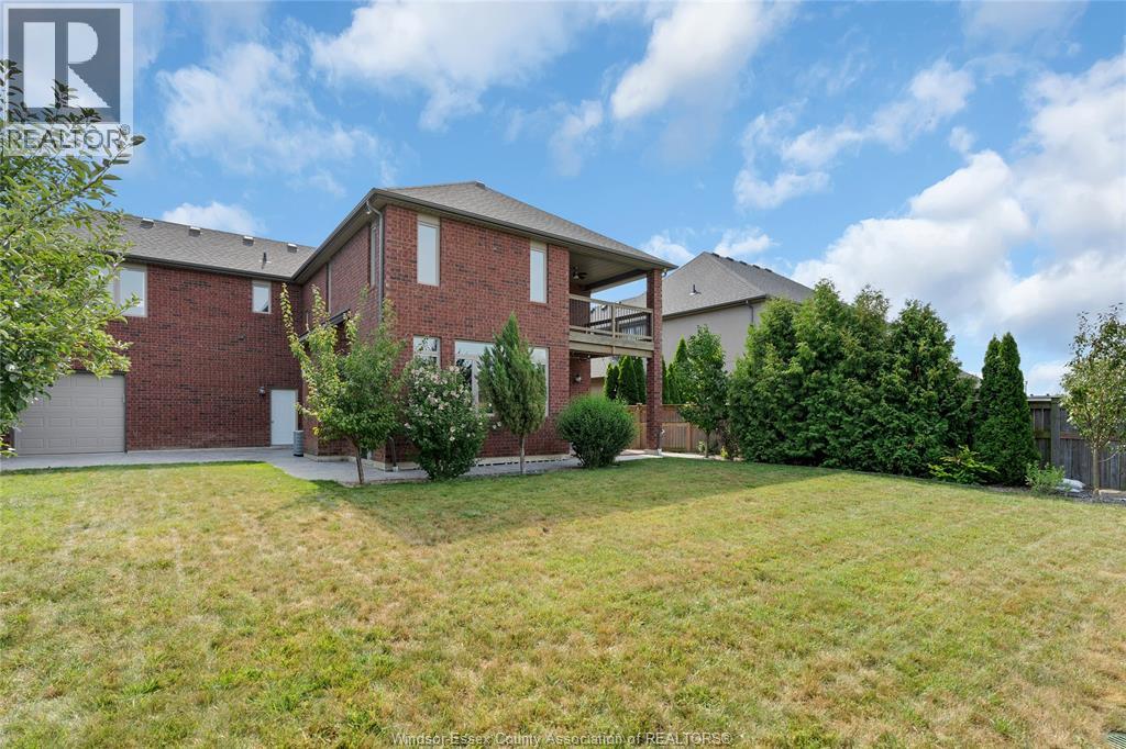 1078 CHARLOTTE CRESCENT - 38