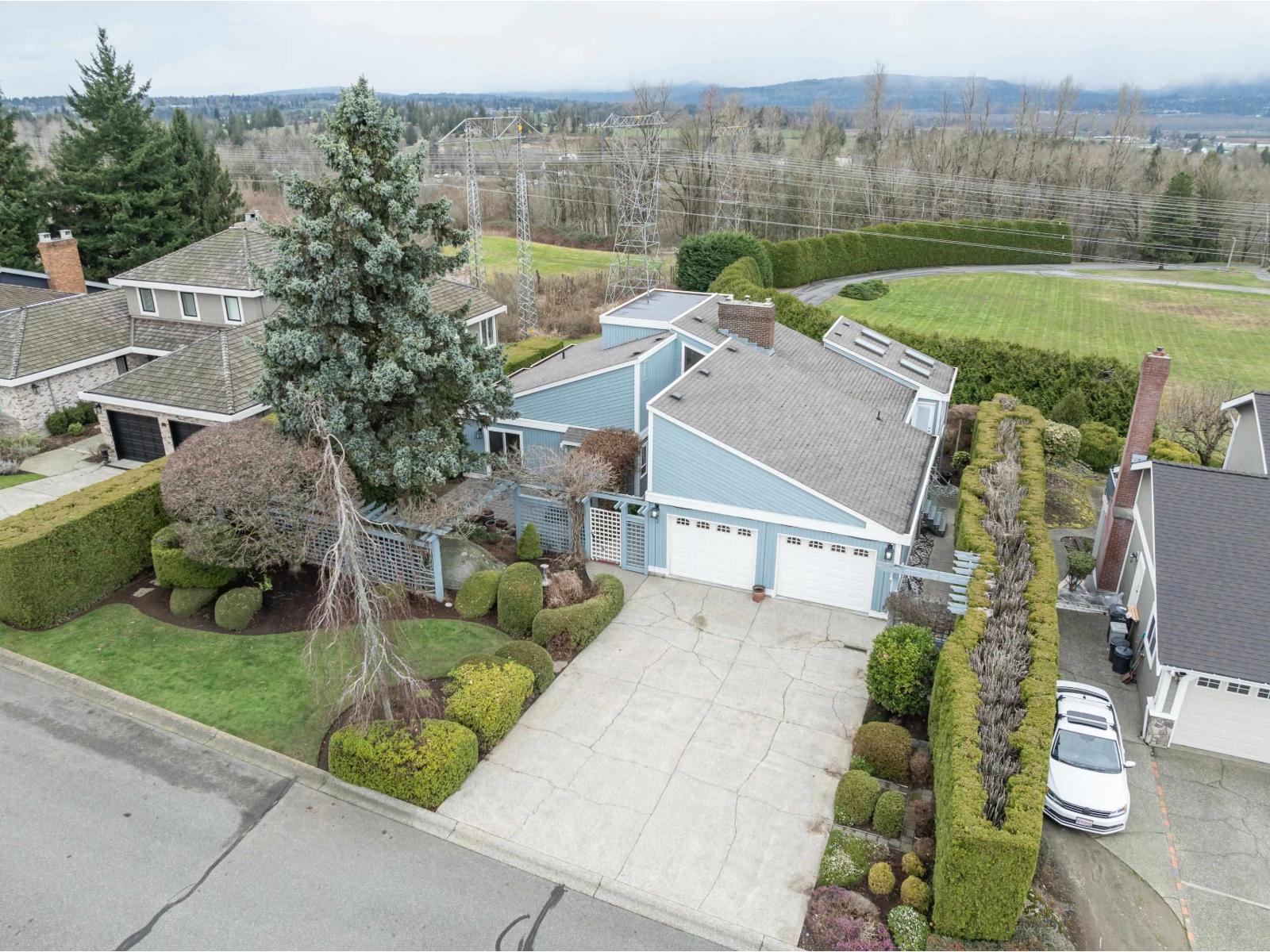 3 3755 CLEARBROOK ROAD