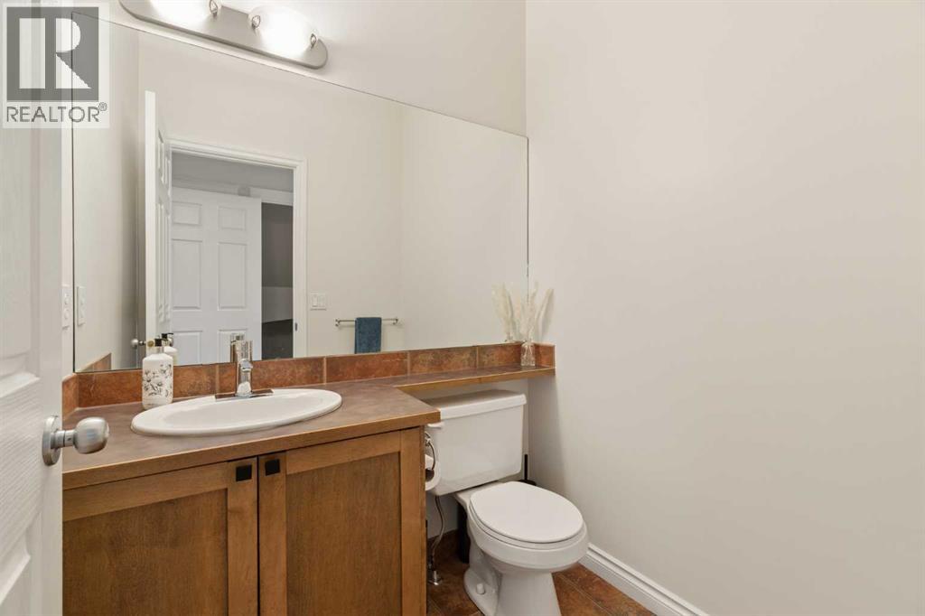 #2 423 13 Avenue NE - 32