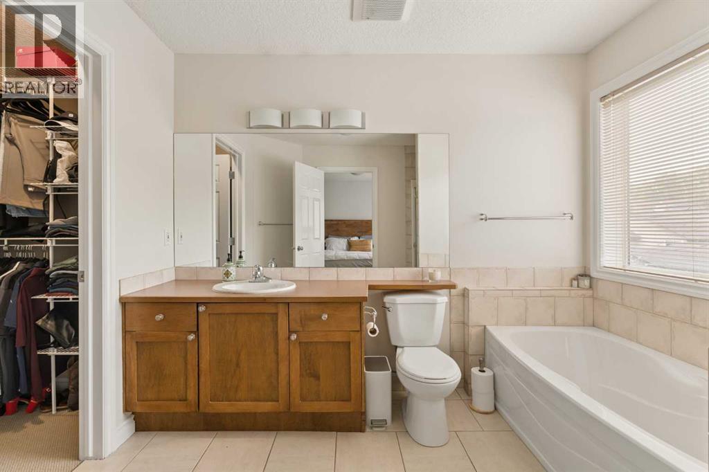 #2 423 13 Avenue NE - 20
