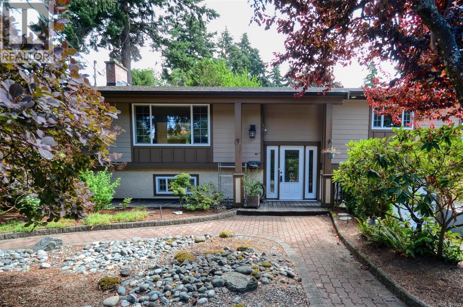 3127 Metchosin Rd - 1