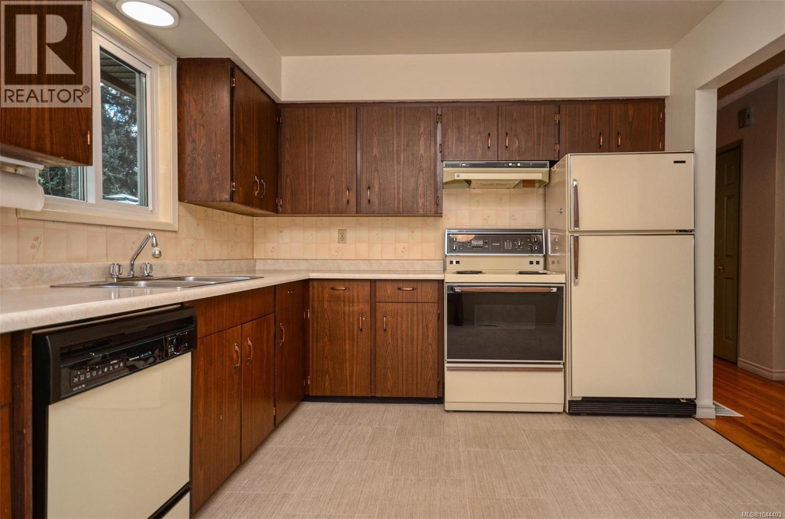 3127 Metchosin Rd - 16
