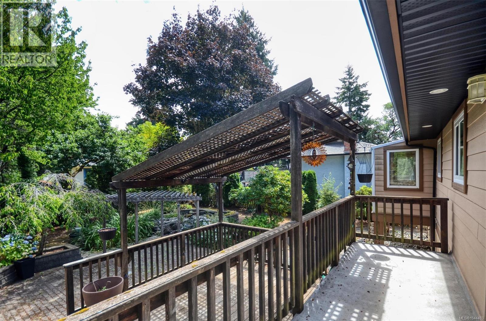 3127 Metchosin Rd - 18