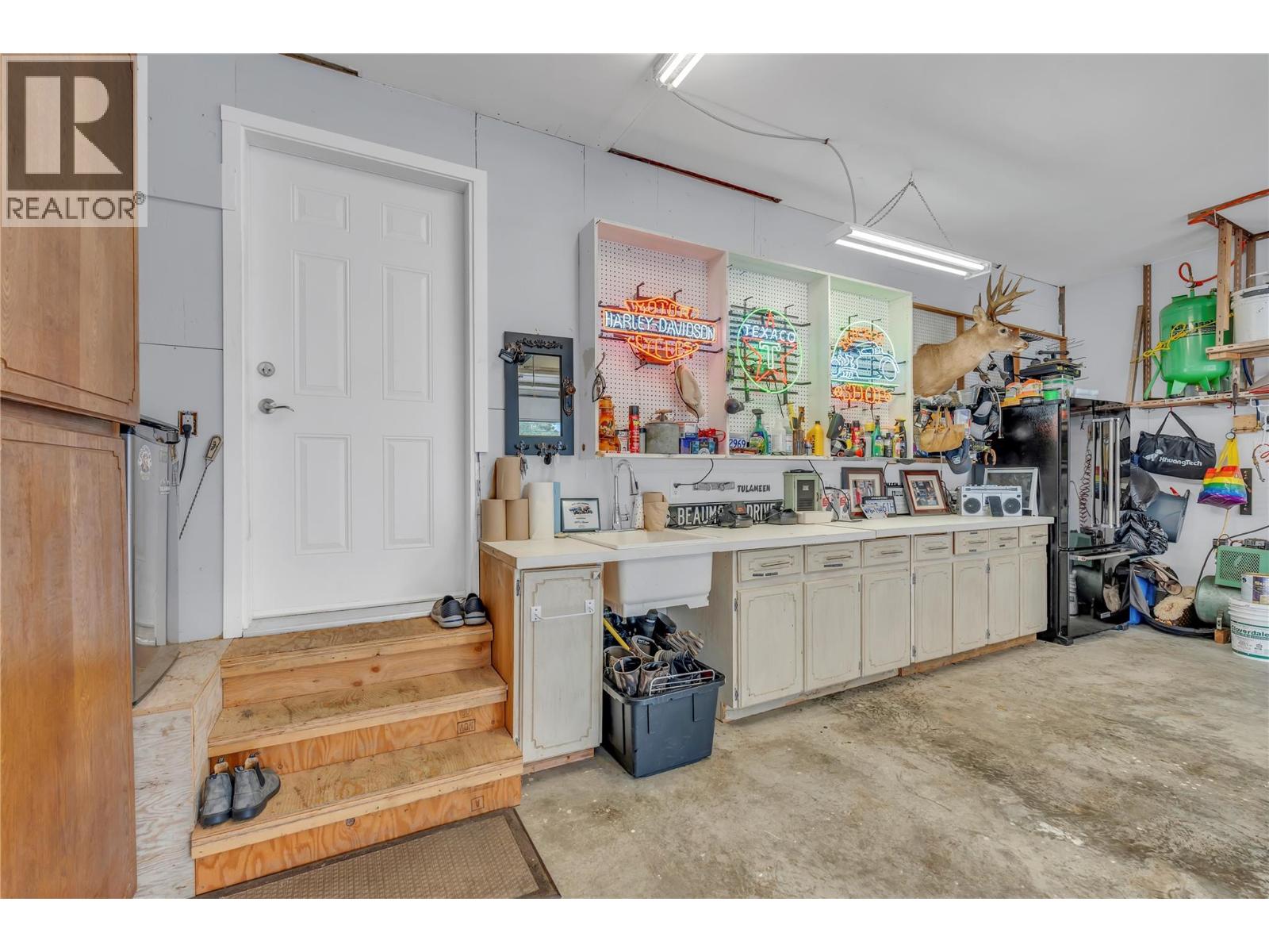 2605 Otter Avenue - 37