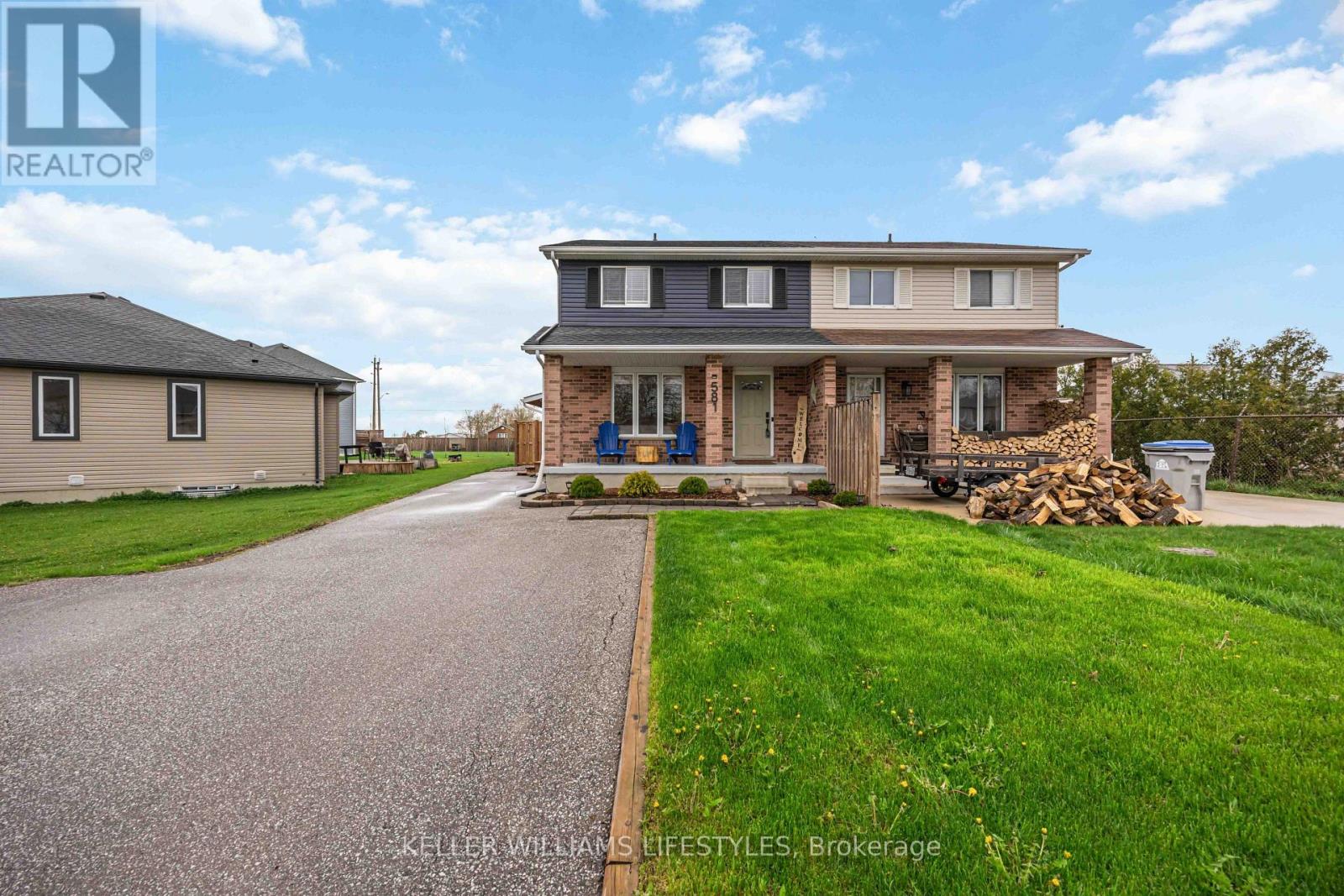 581 SCENIC DRIVE, Warwick (Watford) — photo 2