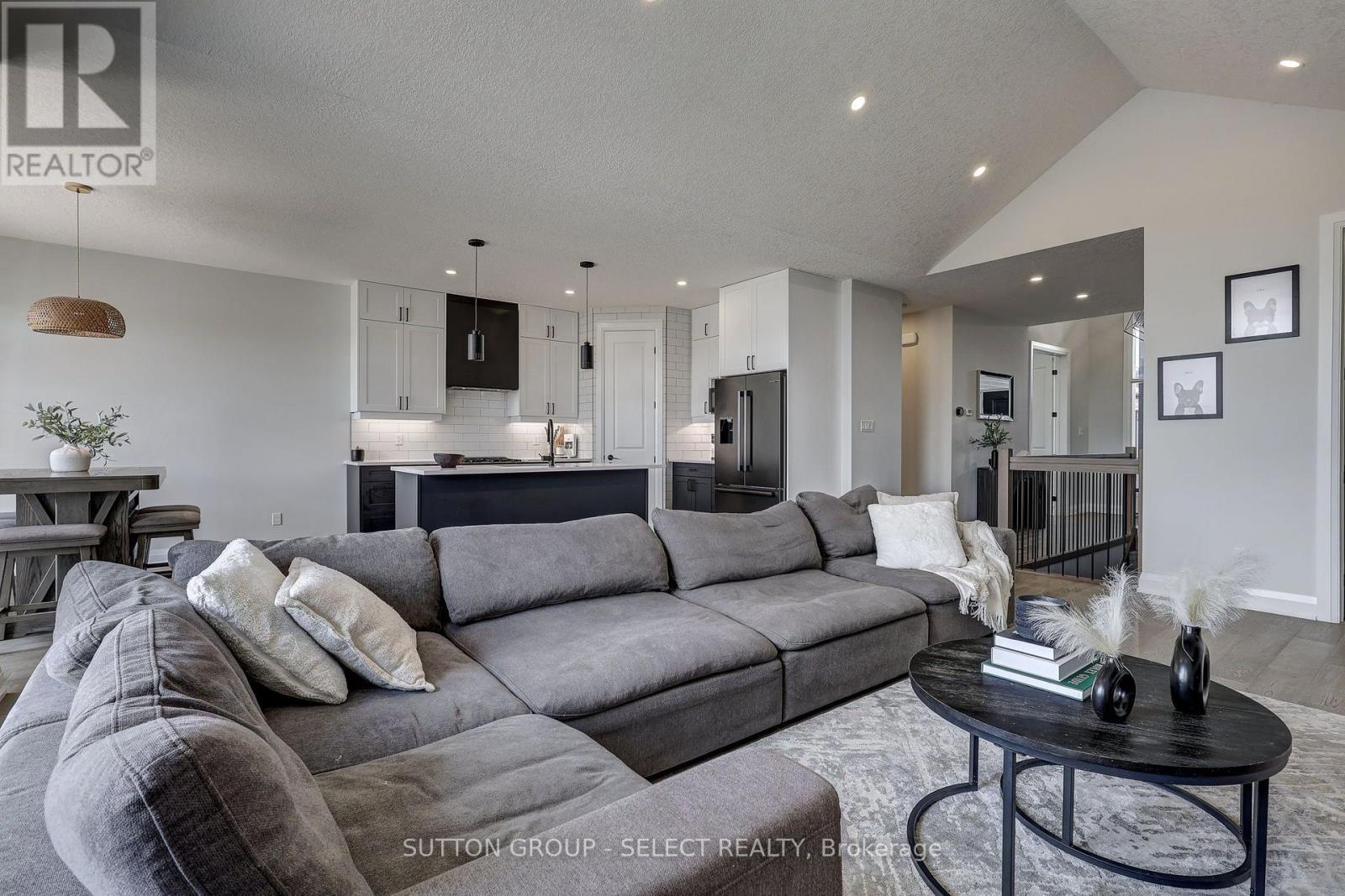 #77 383 DAVENTRY WAY - Image 13