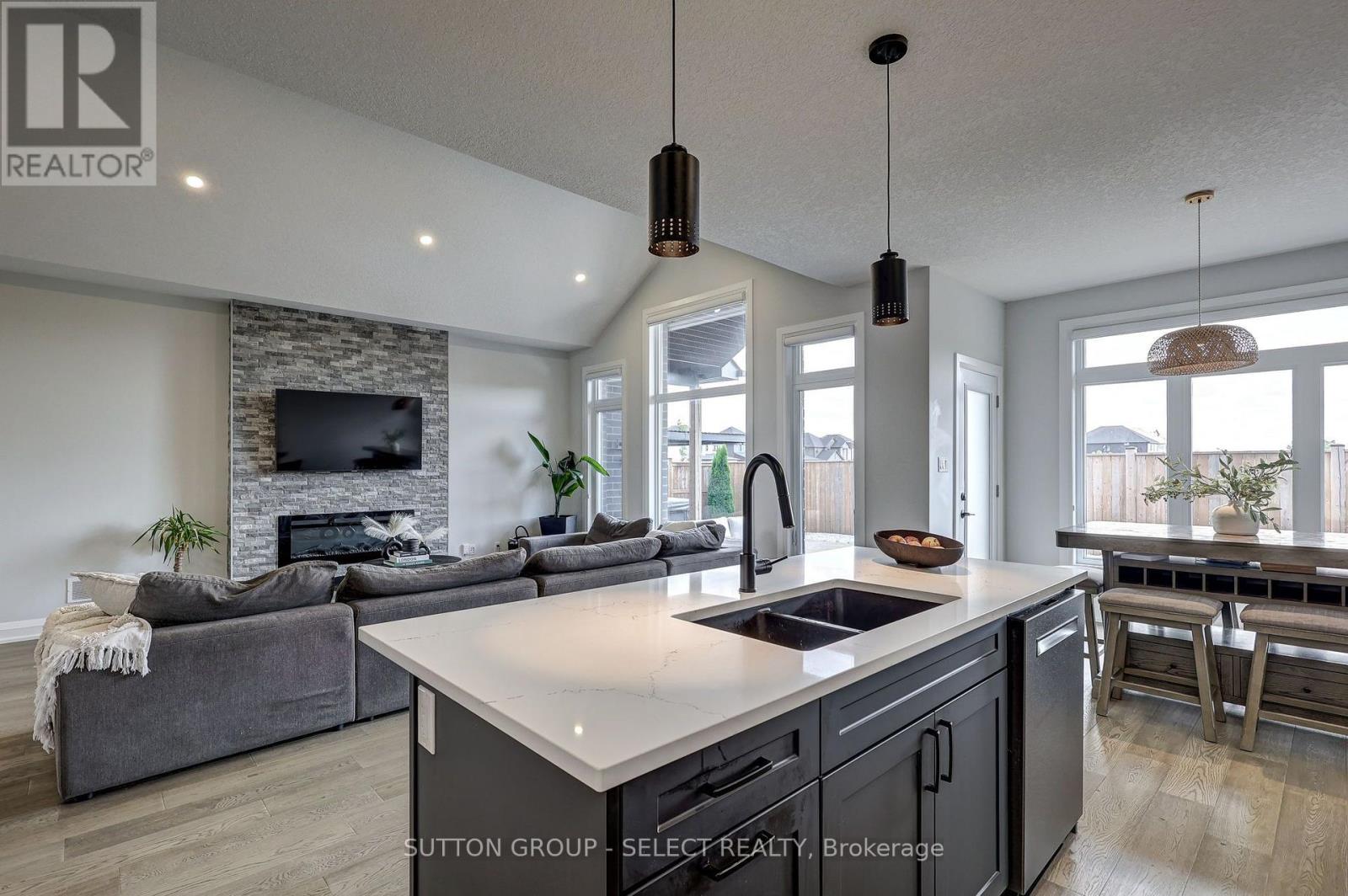 #77 383 DAVENTRY WAY - Image 20