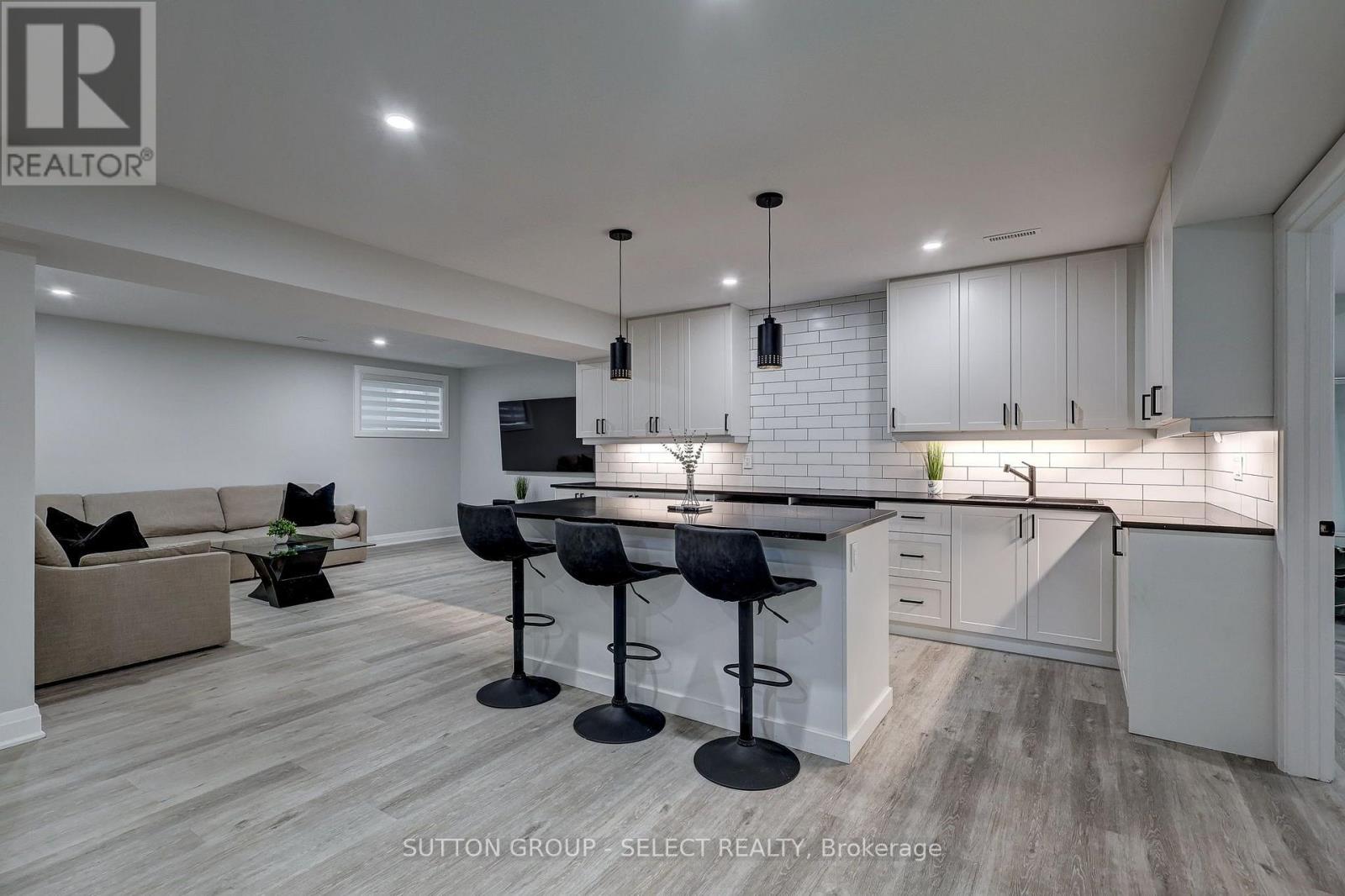 #77 383 DAVENTRY WAY - Image 24
