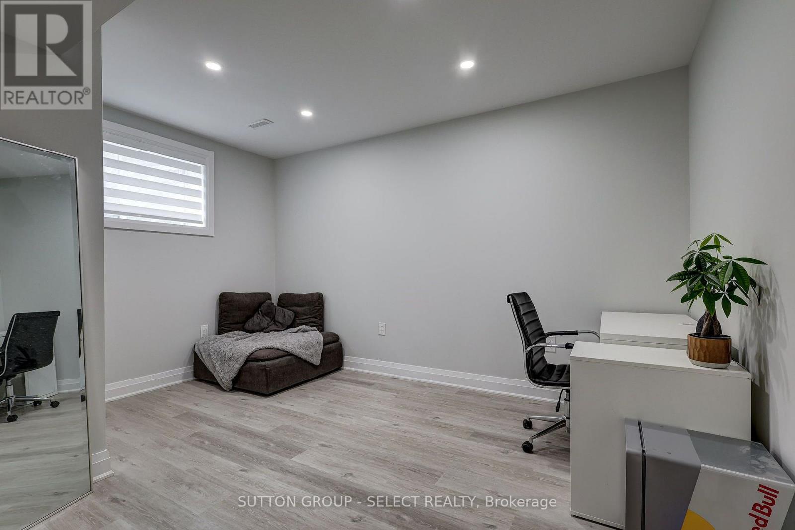 #77 383 DAVENTRY WAY - 28
