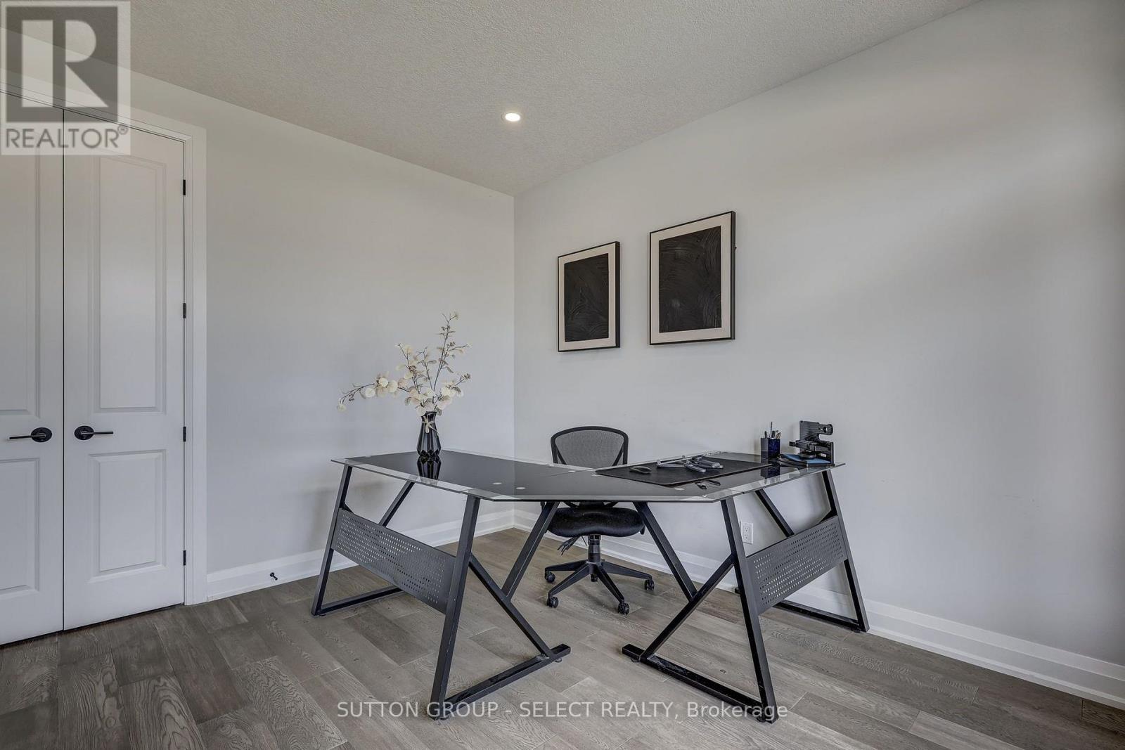 #77 383 DAVENTRY WAY - Image 3