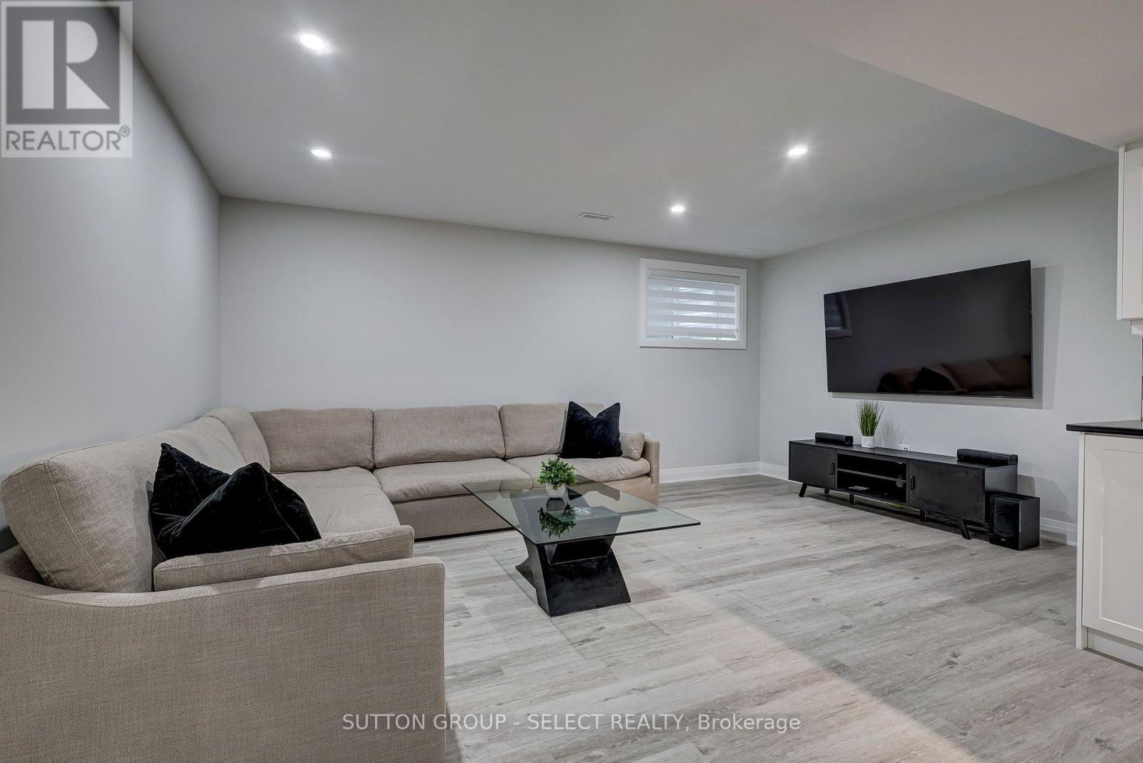 #77 383 DAVENTRY WAY - Image 30