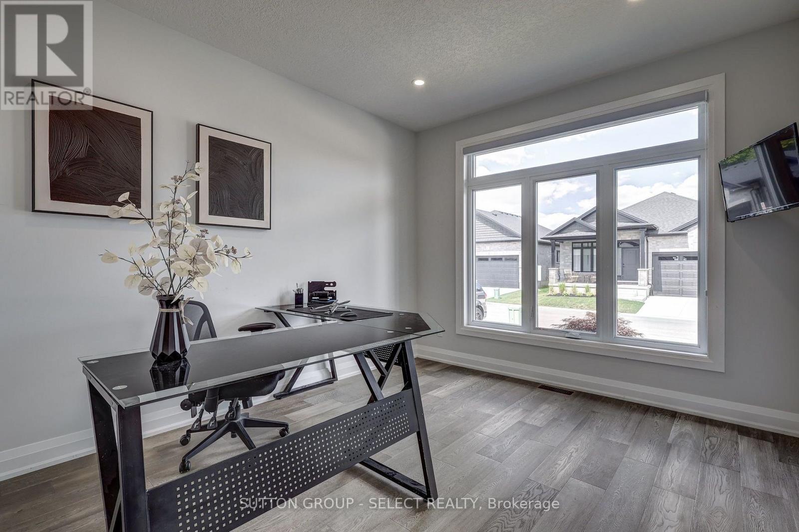 #77 383 DAVENTRY WAY - Image 4