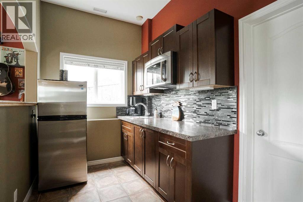 105 Lindstrom Crescent - Image 35