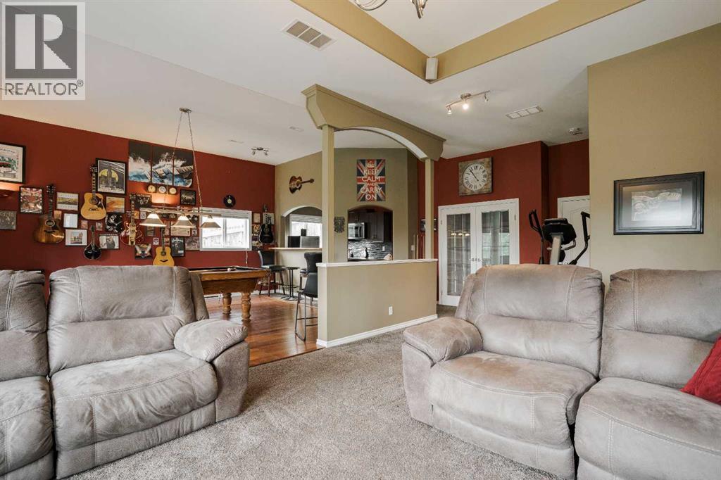 105 Lindstrom Crescent - Image 36