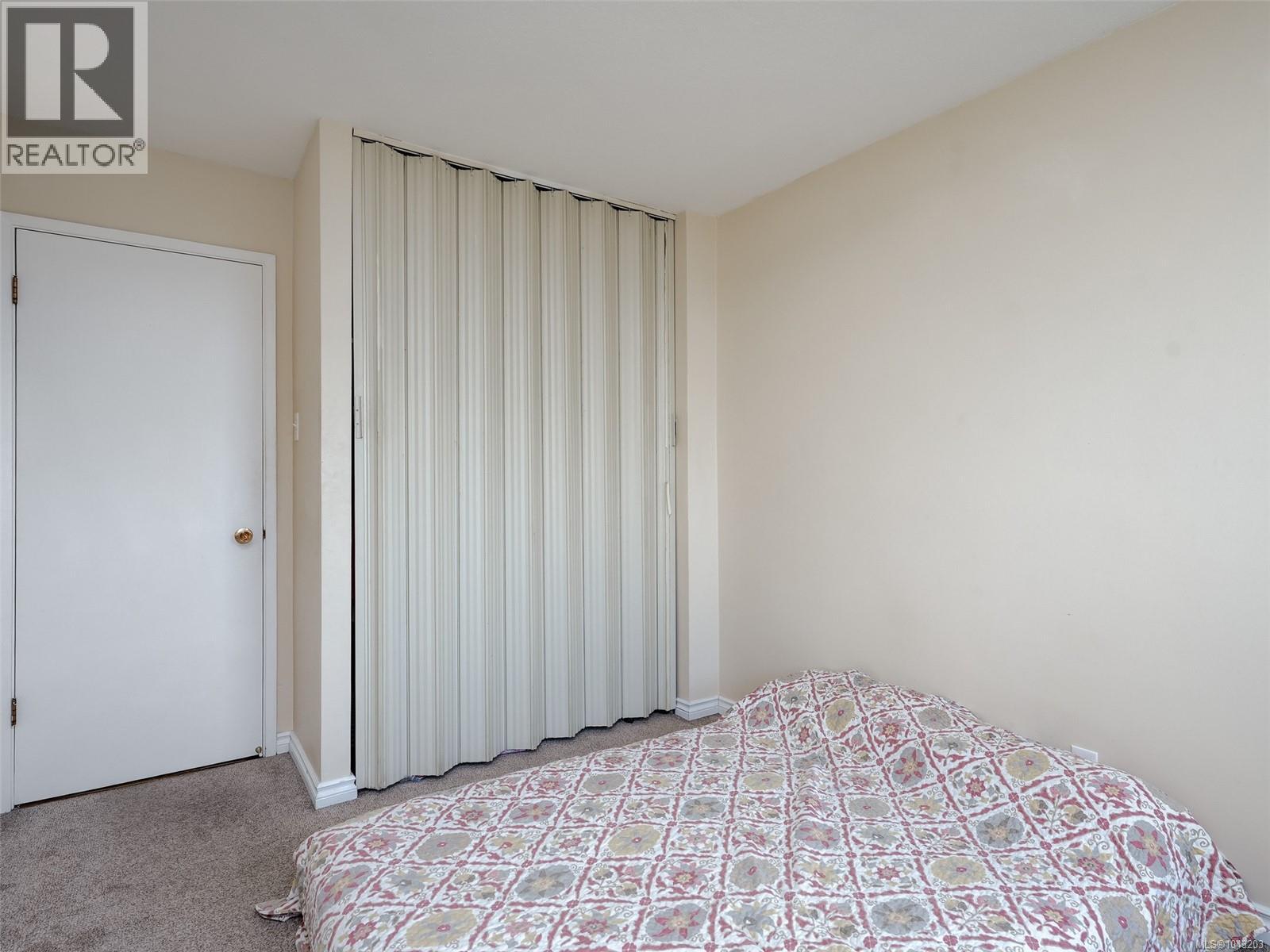 #1810 647 Michigan St - 14