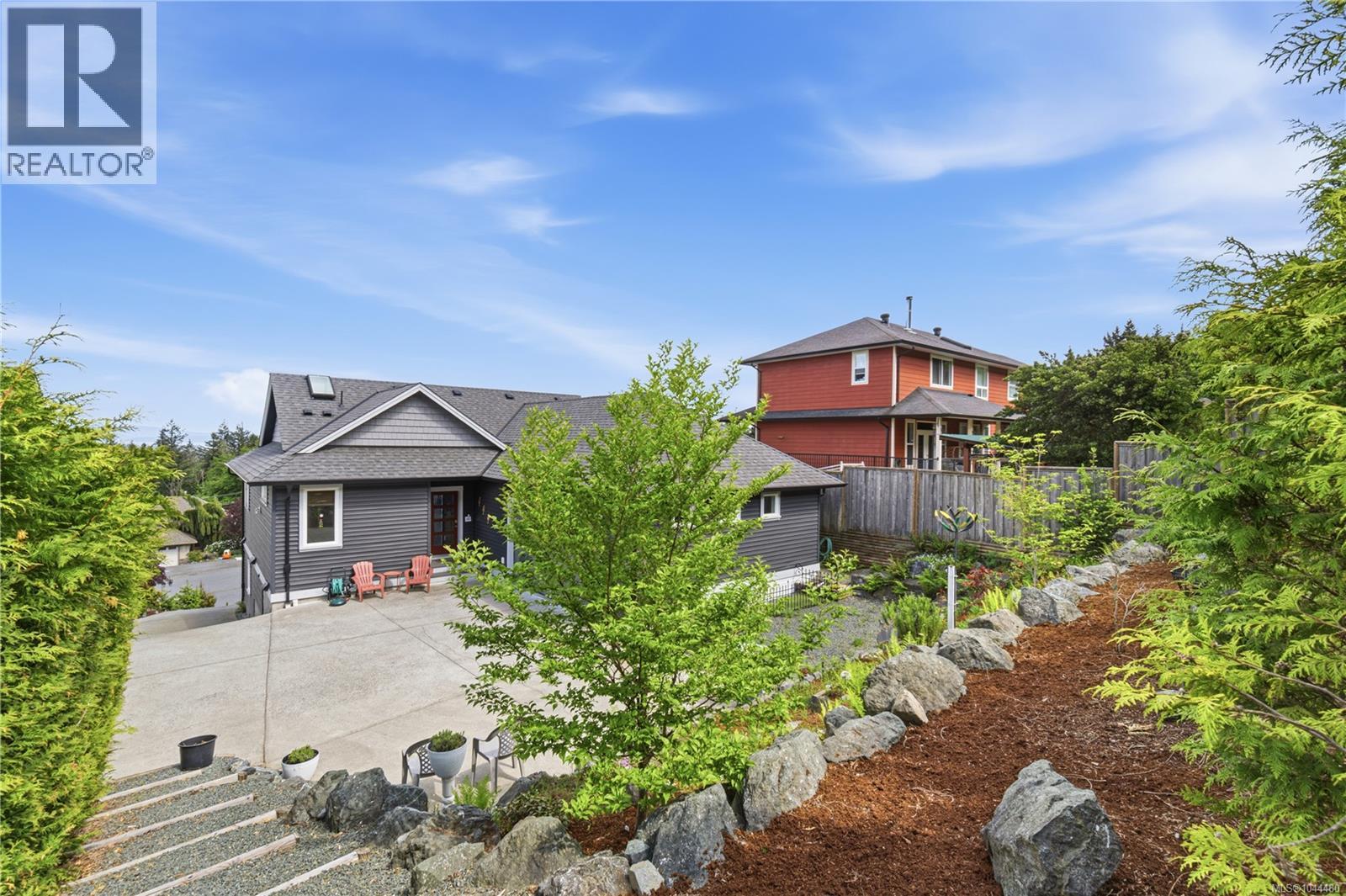 456 Battie Dr, Ladysmith