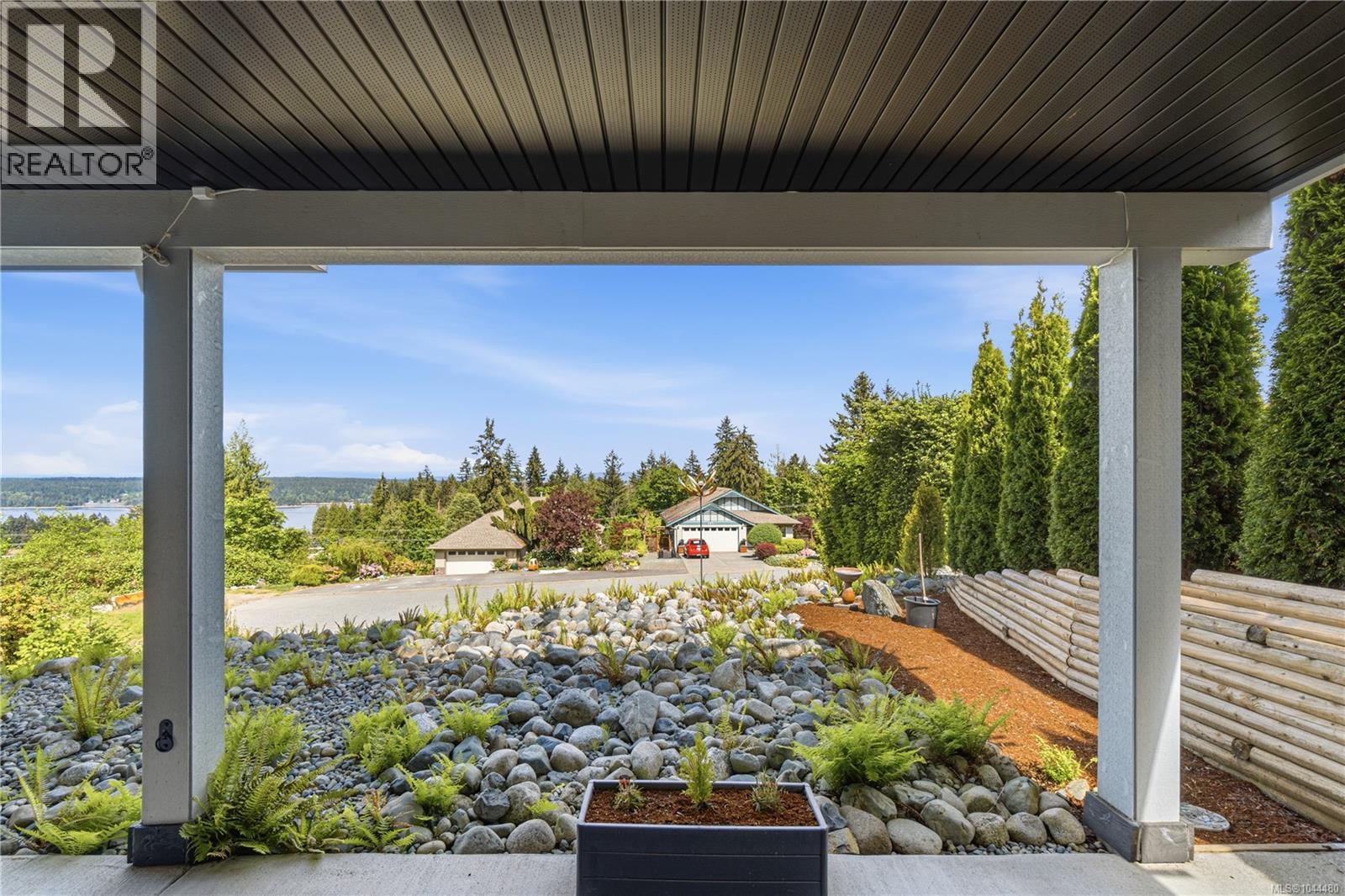 456 Battie Dr, Ladysmith