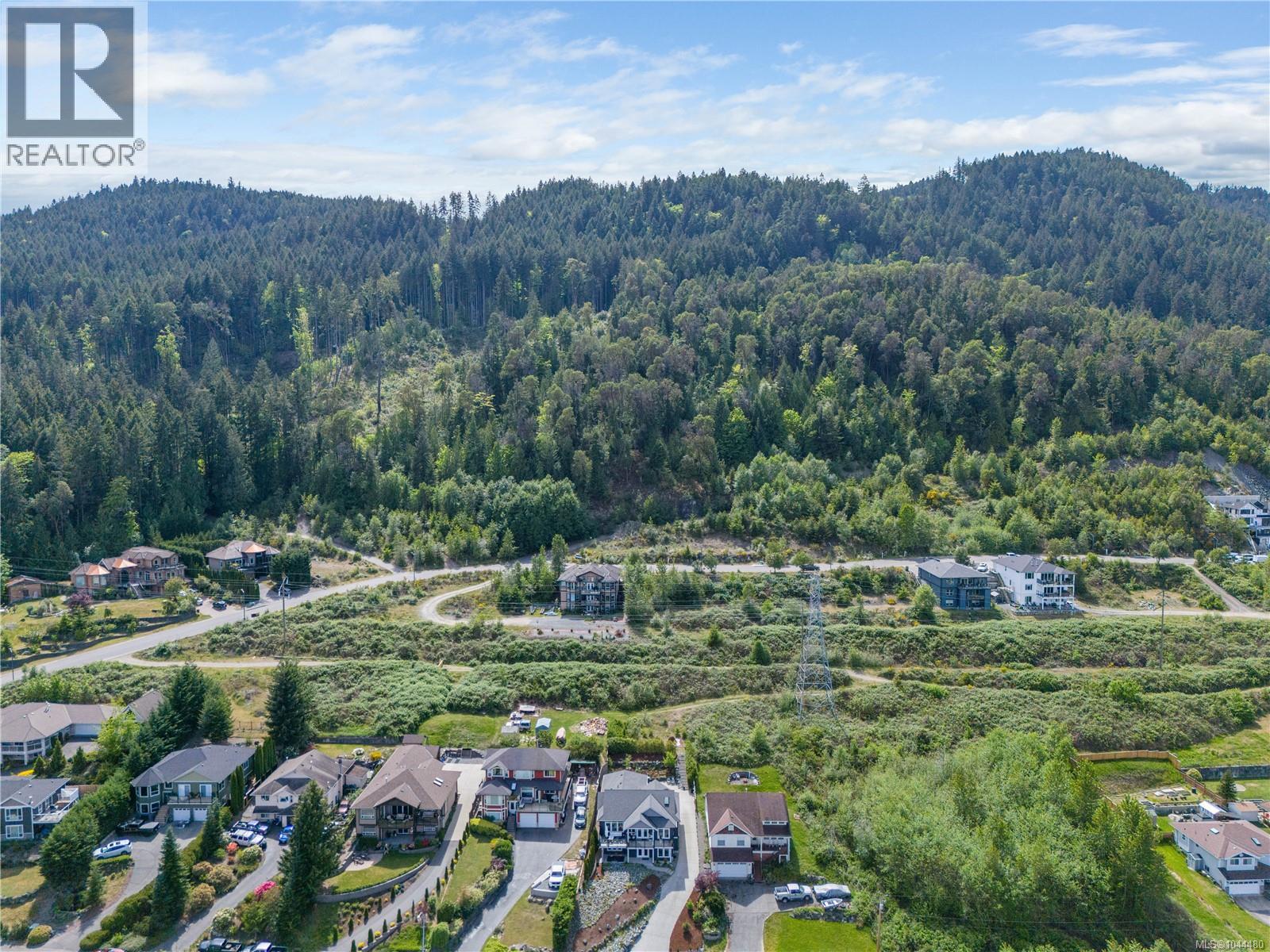 456 Battie Dr, Ladysmith
