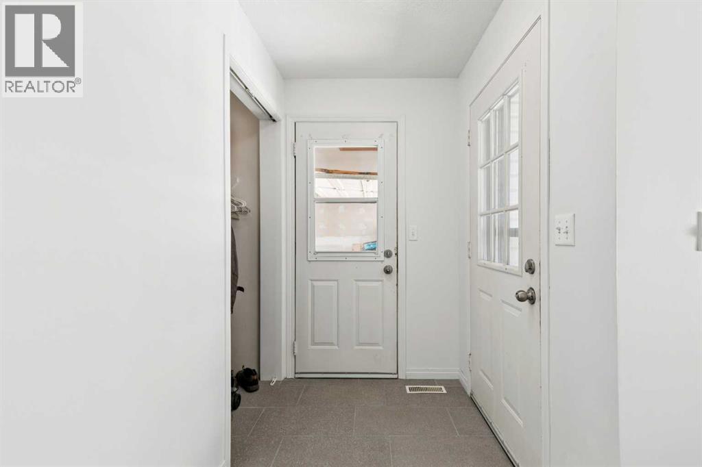 228 Marquis Place SE, Meadowbrook, Airdrie photo 2